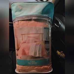 Koolaburra kids twin comforter